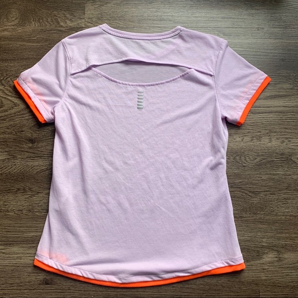 Under Armour running shirt keyhole back - Picture 4 of 5